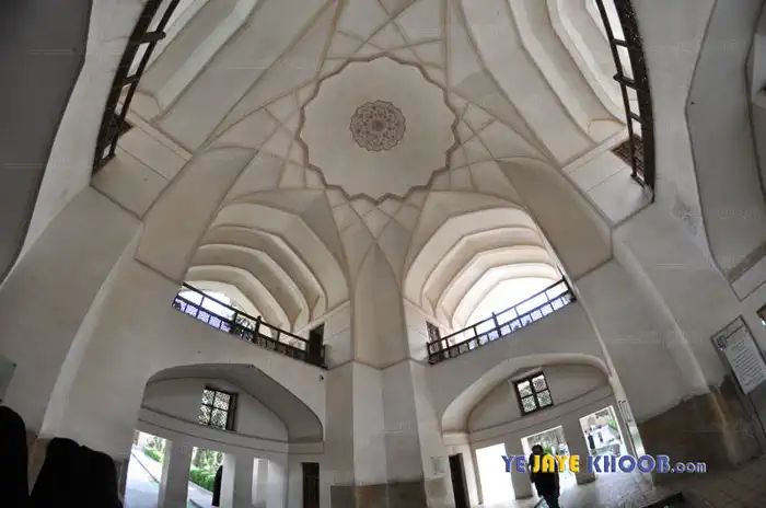 عمارت سر در (ورودی باغ)