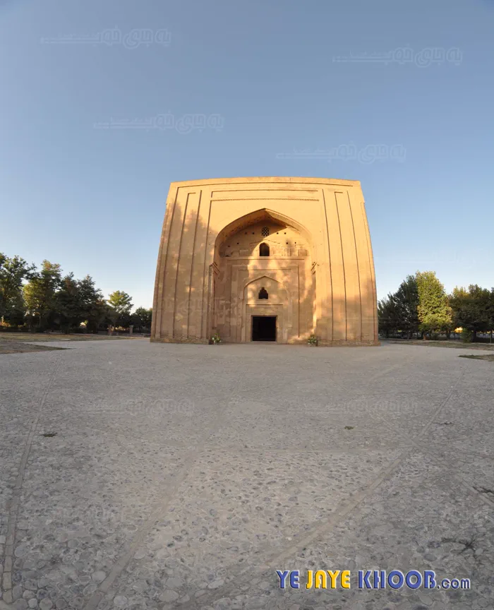 نمای بیرون بنای هارونیه