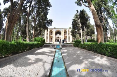 تصویر باغ فین کاشان، شاهکاری هنرمندانه از تلفیق طبیعت و معماری ایرانیمی باشد 