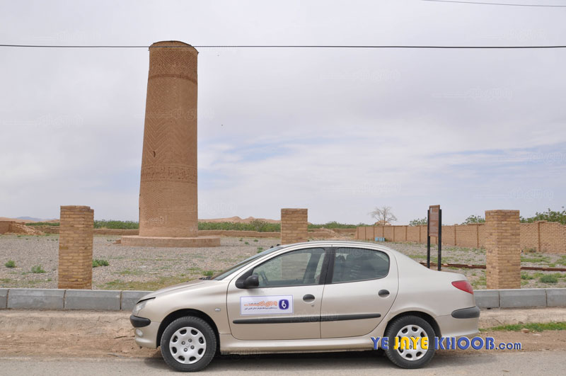 برج فیروز آباد بردسکن بنایی استوار در دل ویرانه های شهری تاریخی