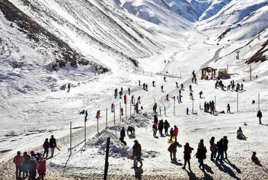 پیست اسکی شیرباد مشهد هیجان شادی ورزش